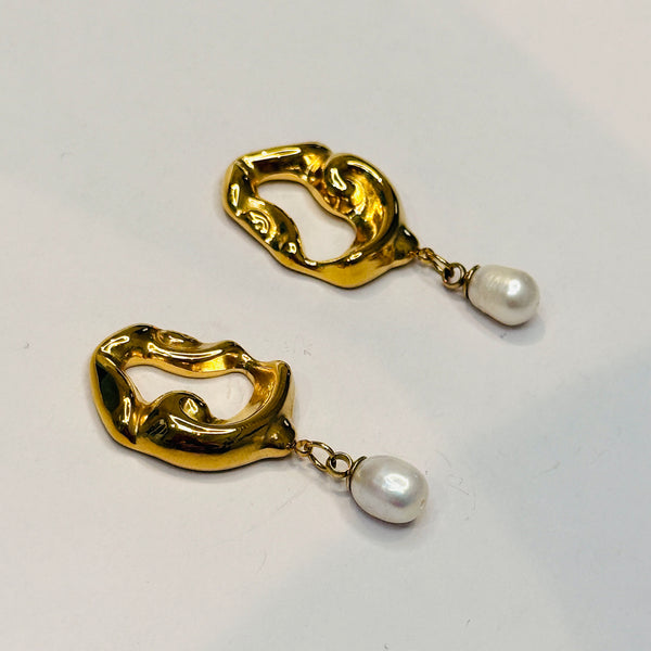 AYLA Gold & Pearl Drop Earrings