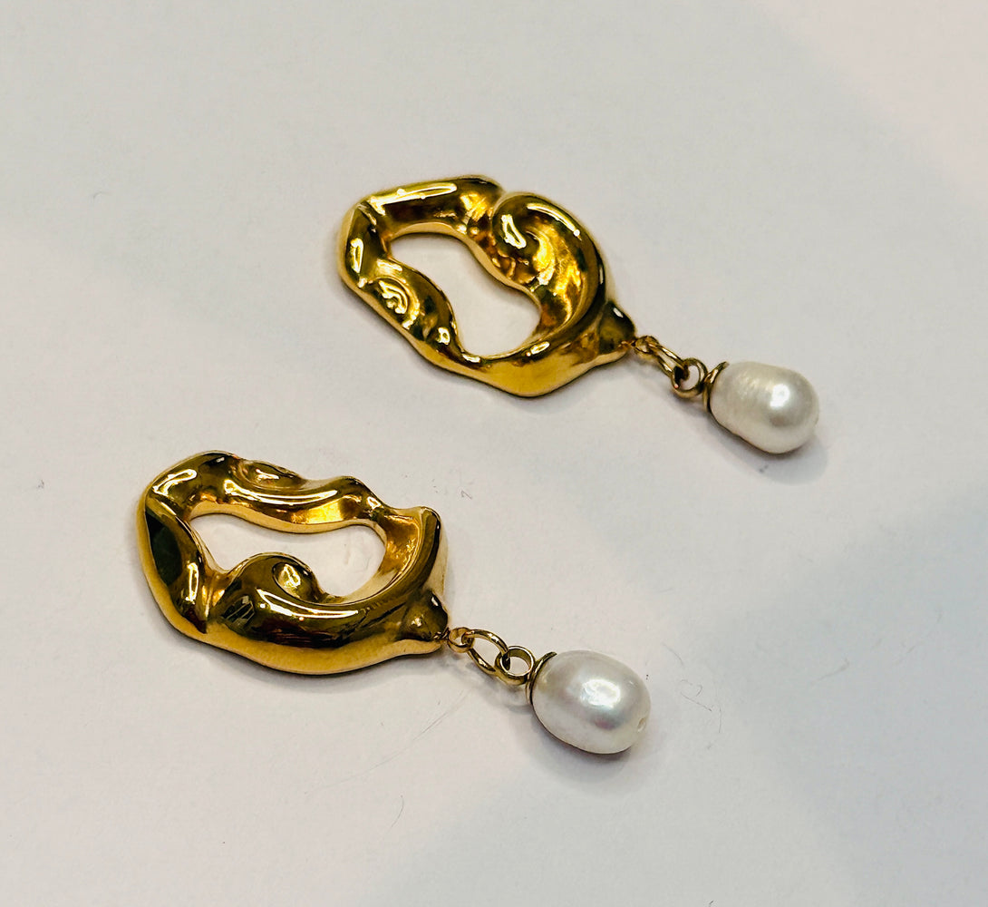 AYLA Gold & Pearl Drop Earrings