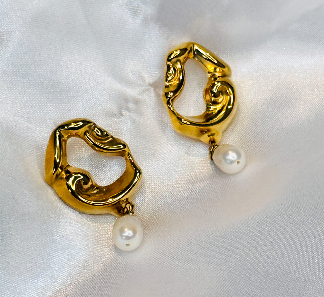 AYLA Gold & Pearl Drop Earrings