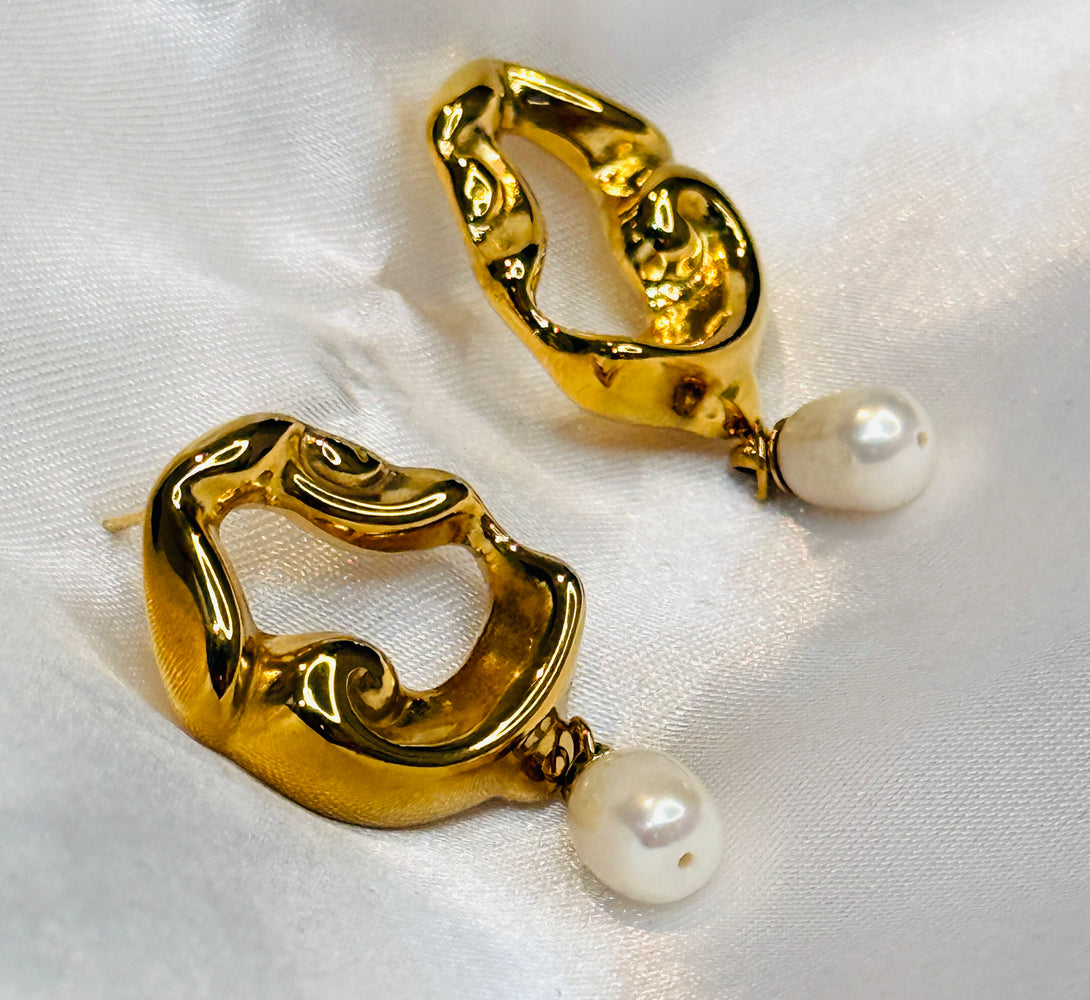 AYLA Gold & Pearl Drop Earrings