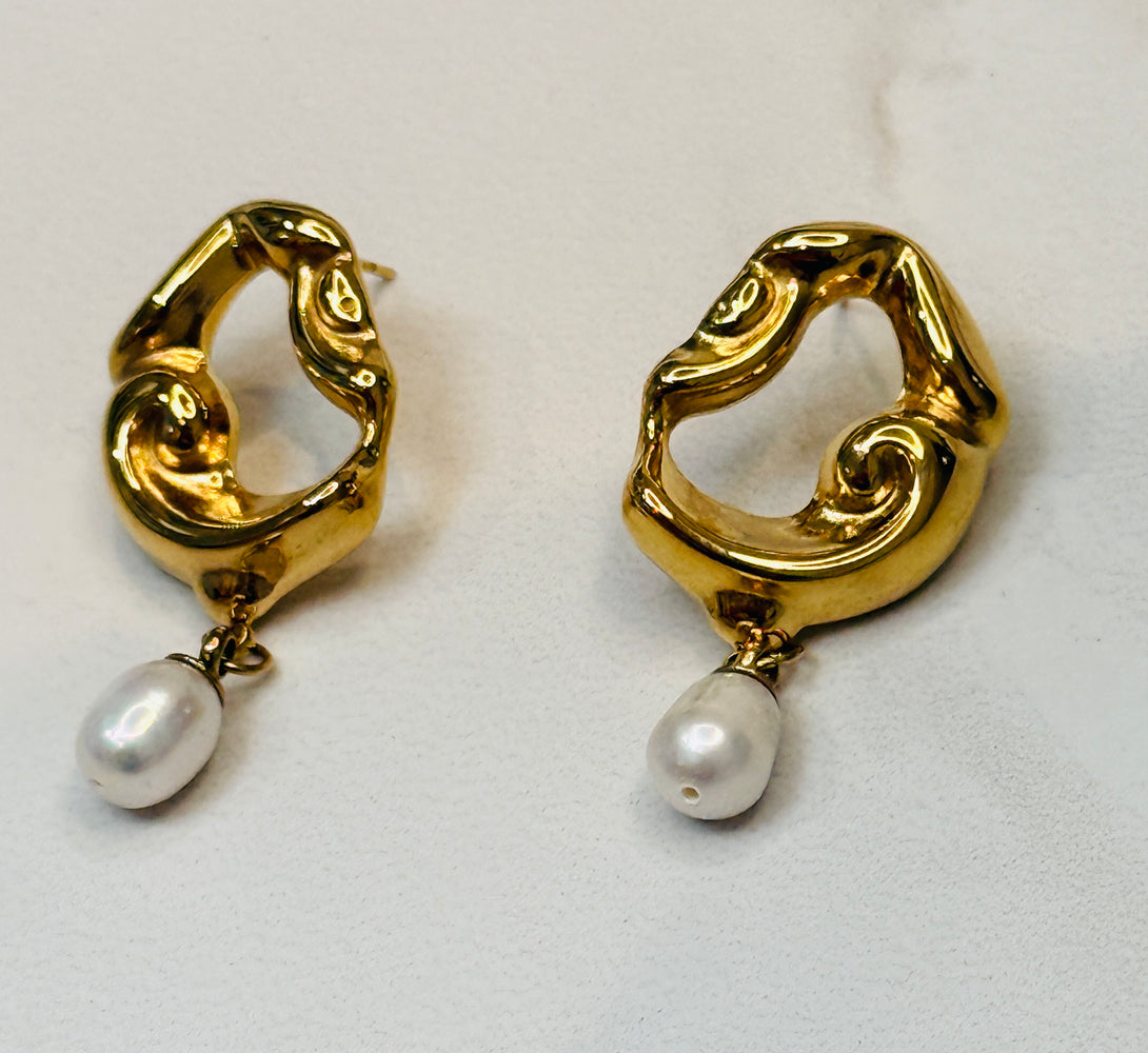 AYLA Gold & Pearl Drop Earrings