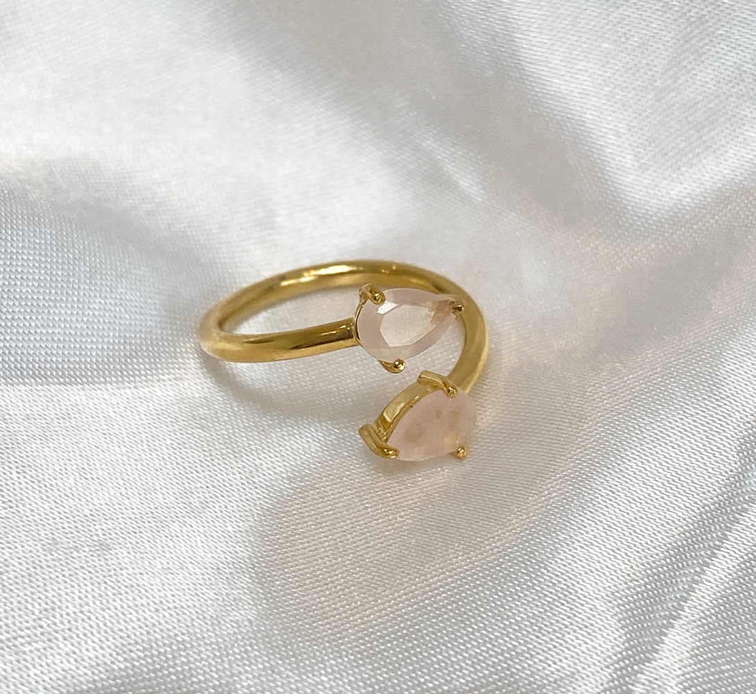 Rose Quartz Crystal Teardrop Ring (18k Gold)