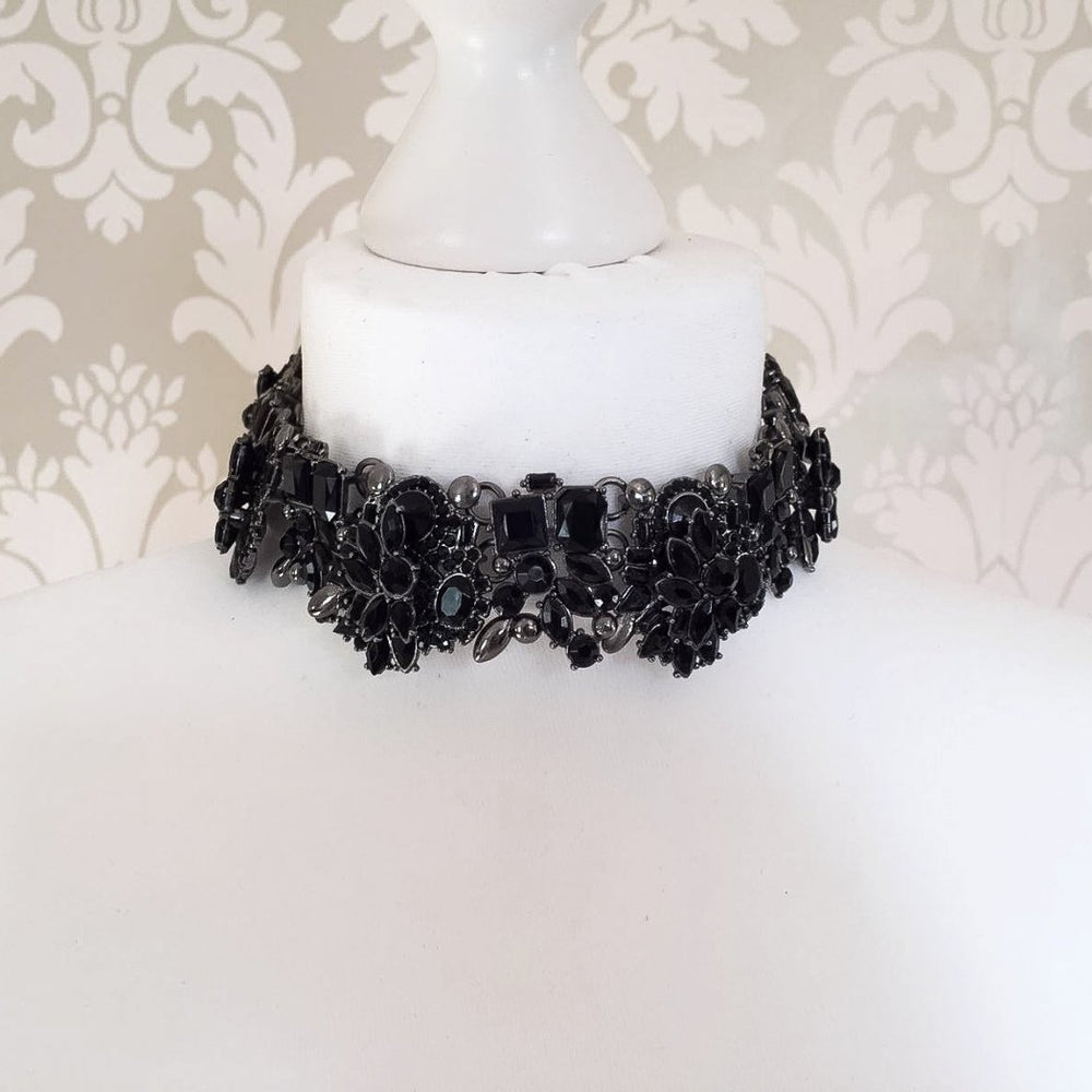 black rhinestone luxury necklace