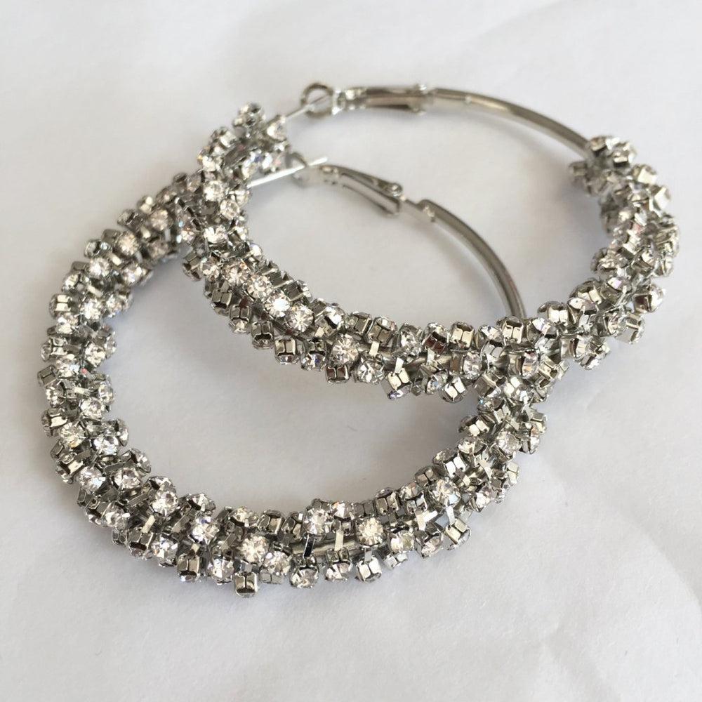 silver hoop earrings 